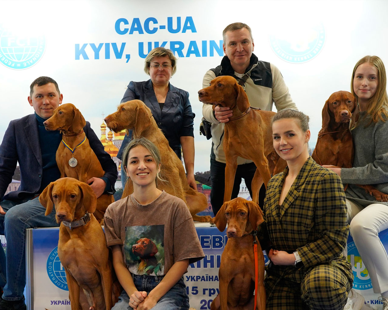 Виставка собак у Києві: тріумф угорських вижл!